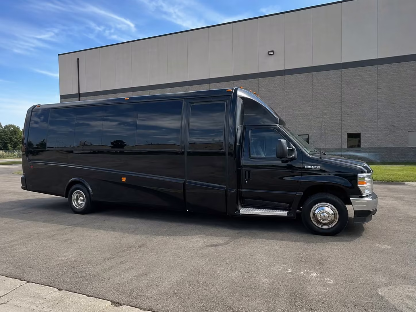 carlsbad 15 passenger minibus rental